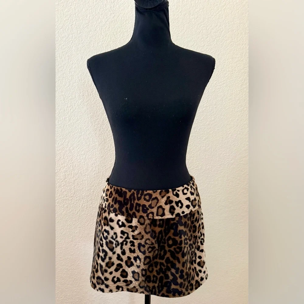 Vintage Y2K Lip Service Cheetah Animal Print Velvety Mini Skirt Size Small - Picture 2 of 10